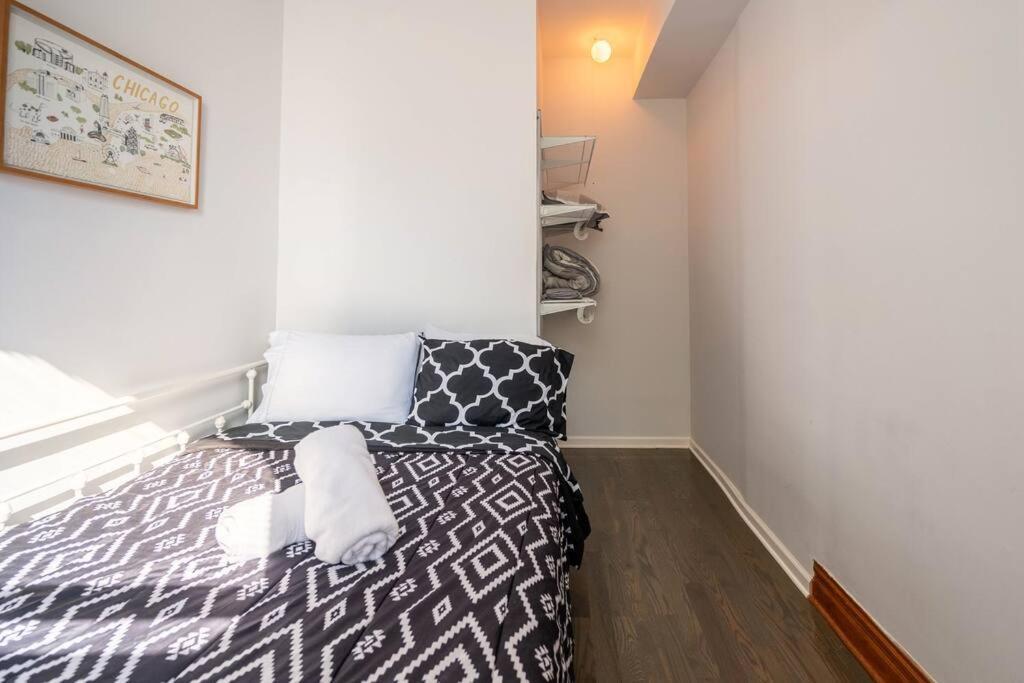 Apartment Lincoln Park 3 Bedroom Penthouse