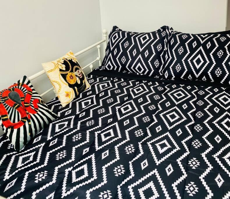 Lincoln Park 3 Bedroom Penthouse Chicago