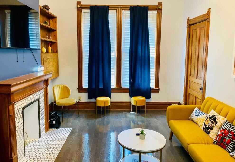 Apartment Lincoln Park 3 Bedroom Penthouse *