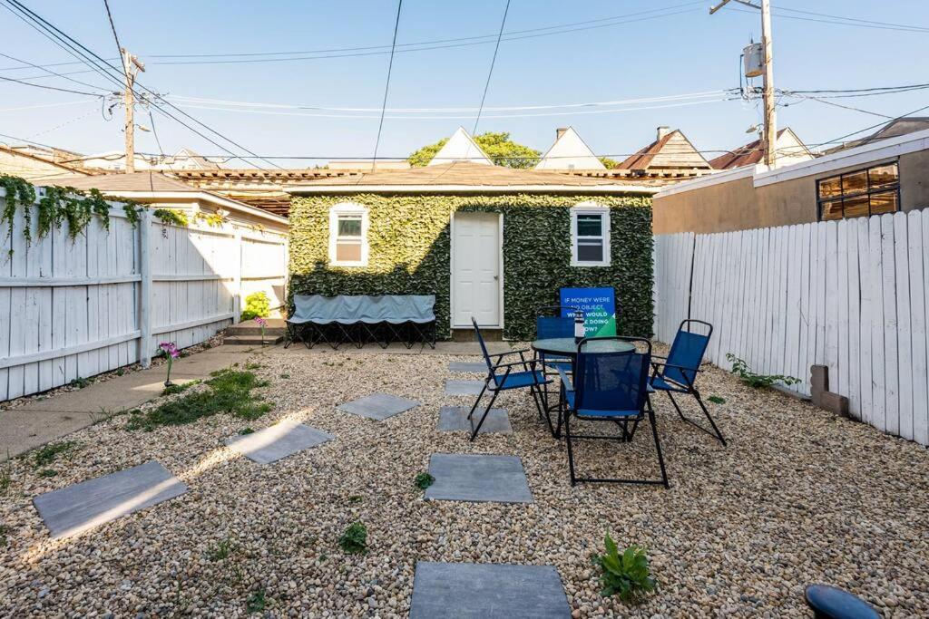 Lincoln Park 3 Bedroom Penthouse Chicago