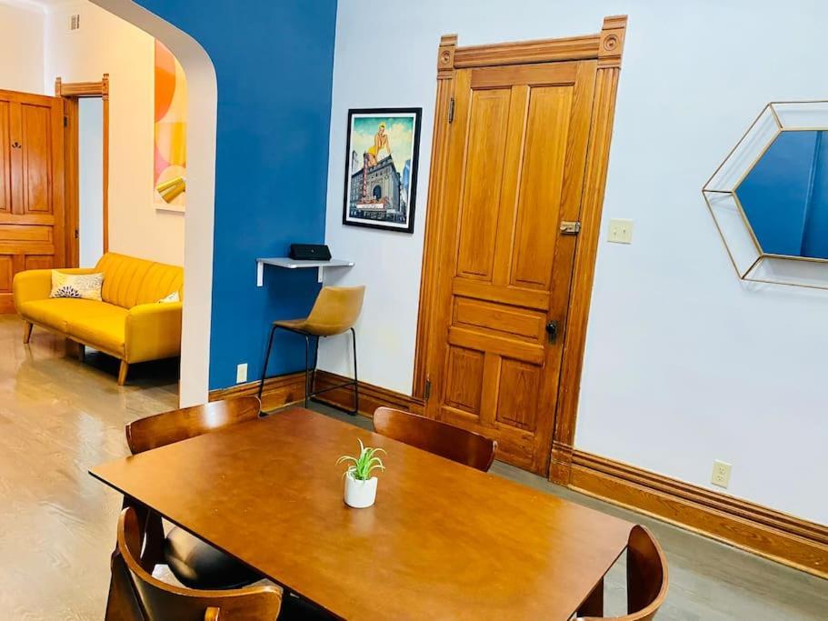 Apartment Lincoln Park 3 Bedroom Penthouse *