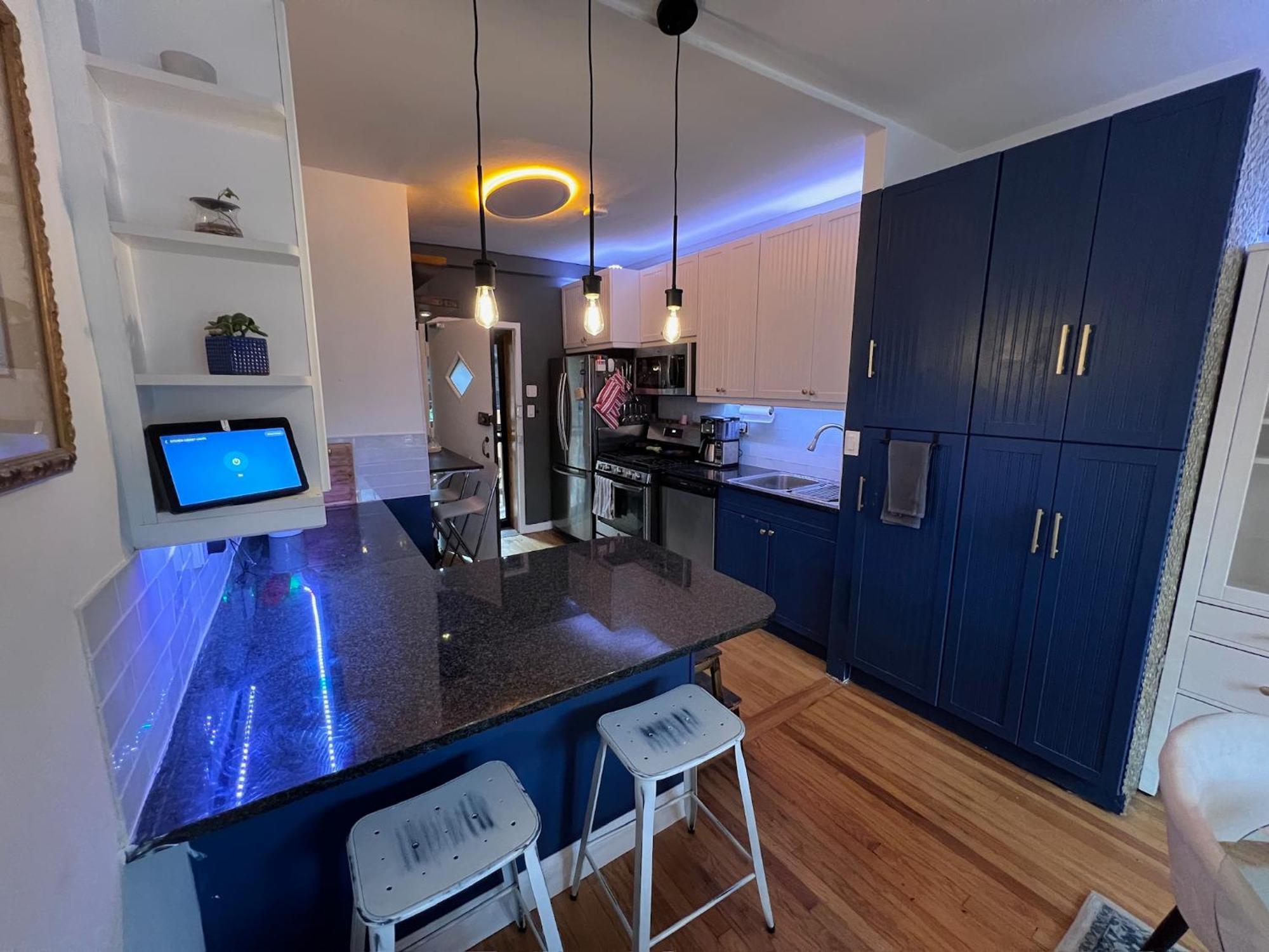 Lakeside Loft - Historic