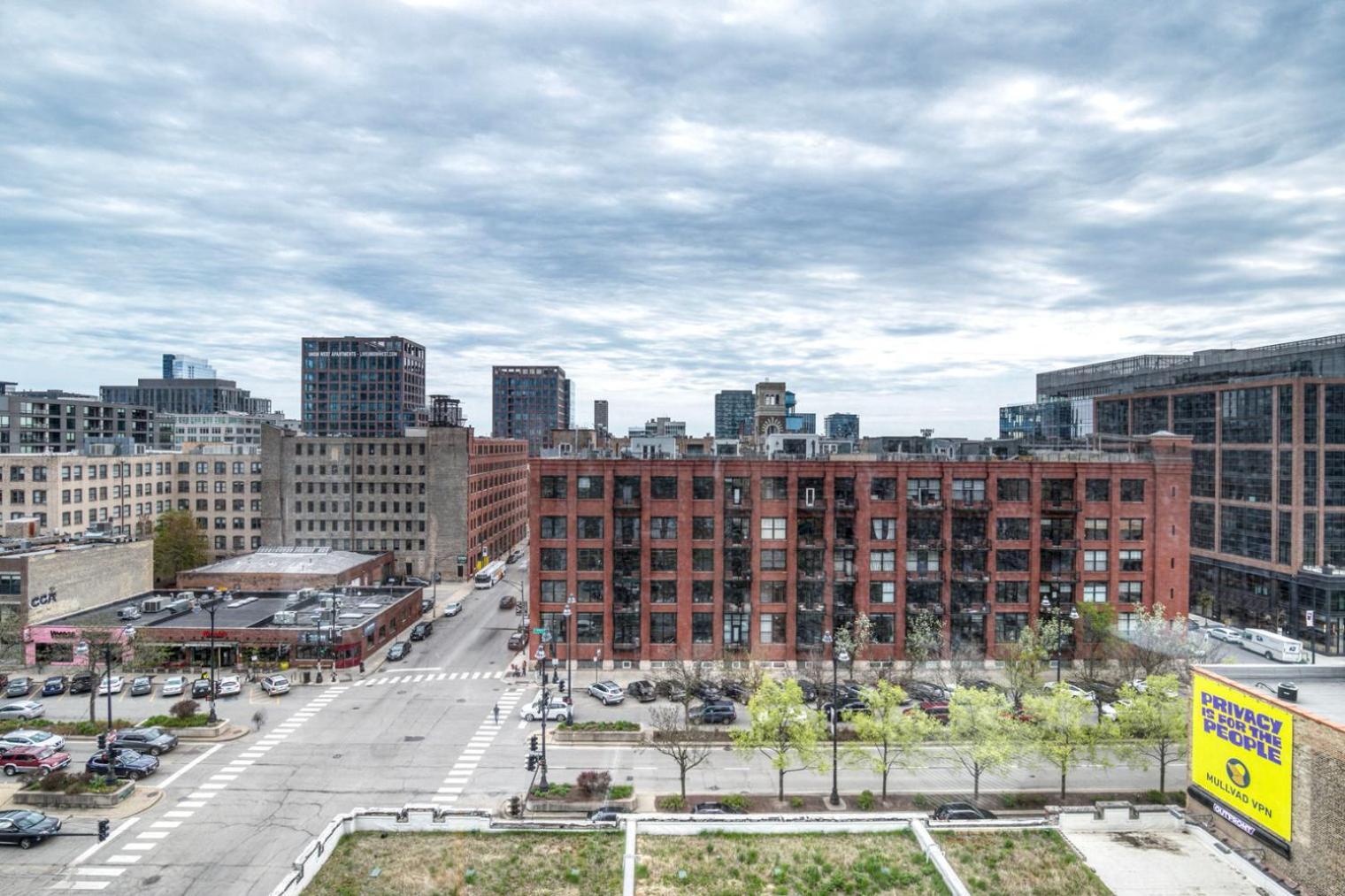 Blueground West Loop Roof Gym Grills Nr Park Chi-1069