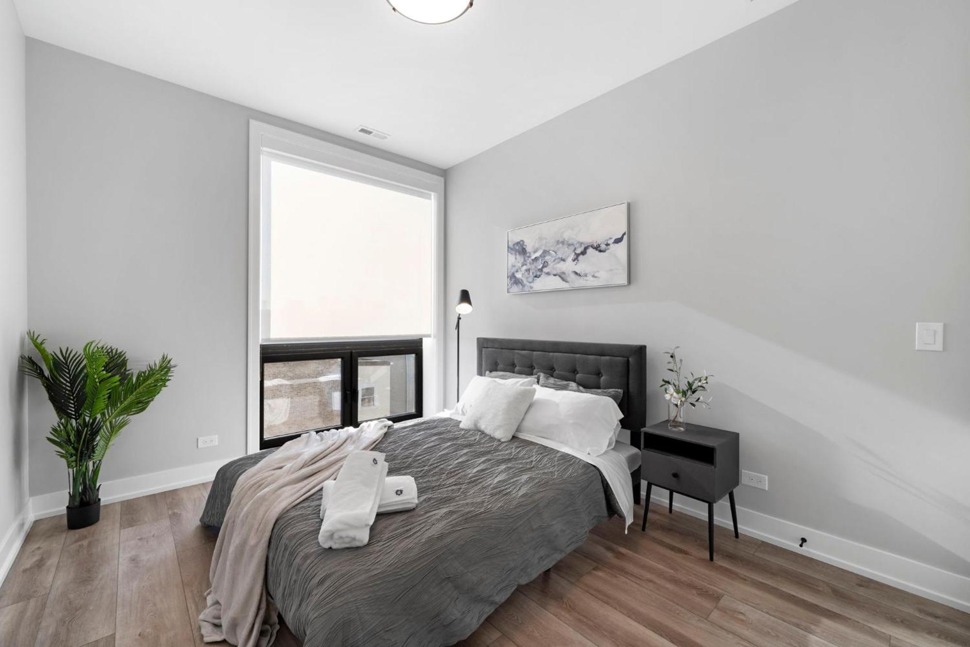 Apartment Brand New 3bed 3bath Modern W Balcony *