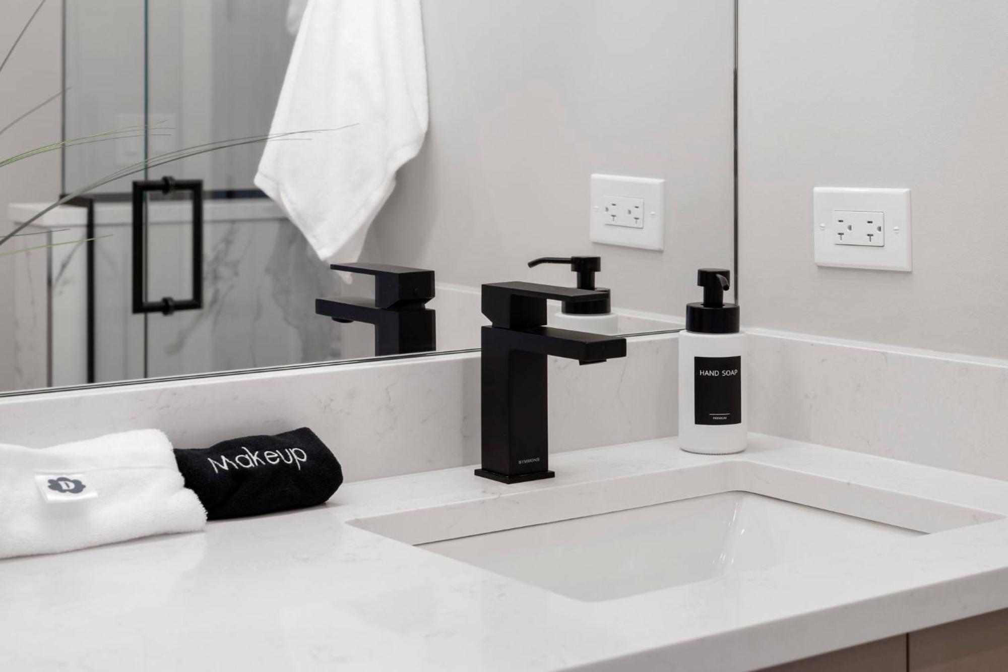 Apartment Brand New 3bed 3bath Modern W Balcony Chicago