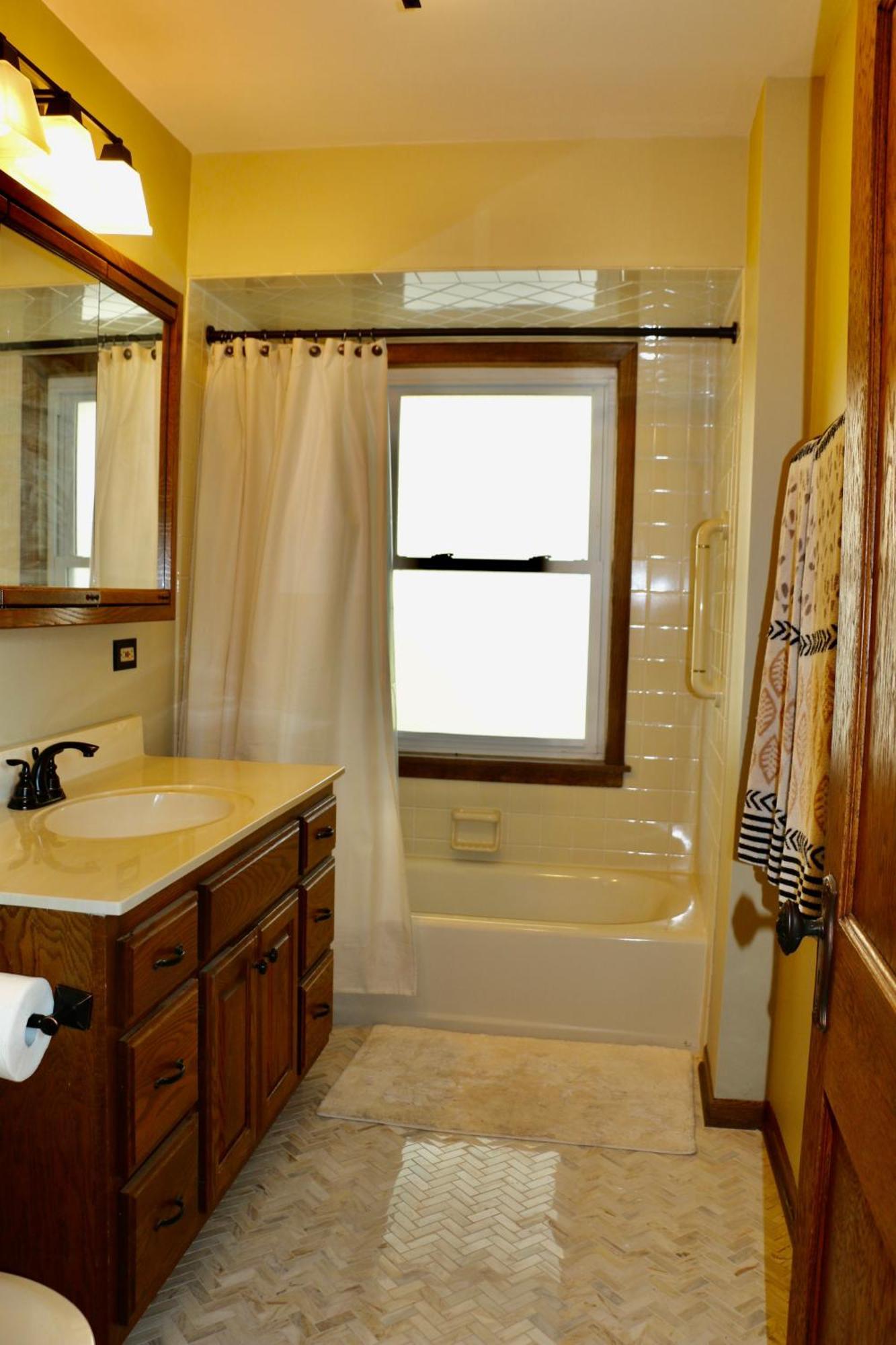 Casa de Férias Historic With Outdoor Hot Tub Near Downtown In Public Transportation Hub
