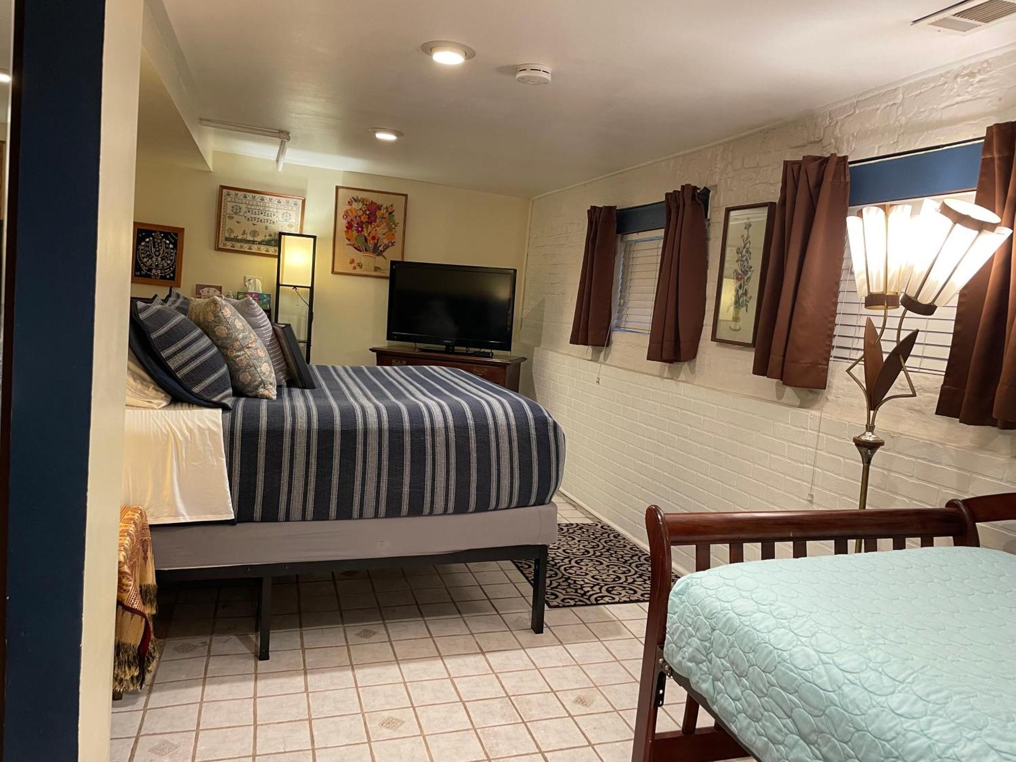 Ray's Bucktown Bed & Breakfast 3*