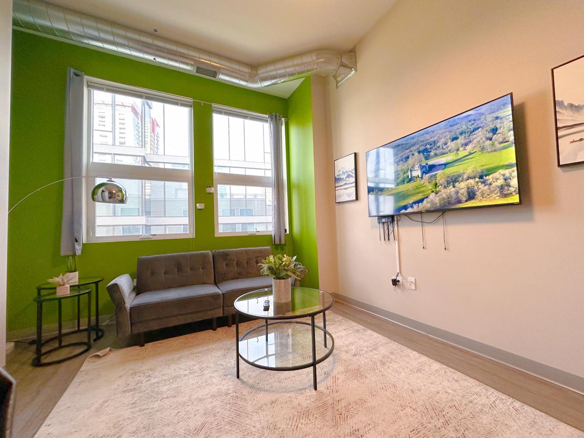 Apartment Mccormick Oasis With Balcony, Optional Parking, Patio, Gym For Up To 6 Guests *