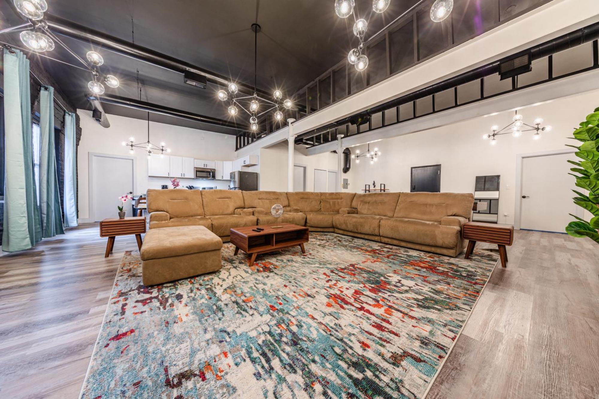 Apartment Luxury 5Br Chicago Retreat Perfect For Groups With Pool Table & Optional Parking Near Mccormick Place And Soldier Field