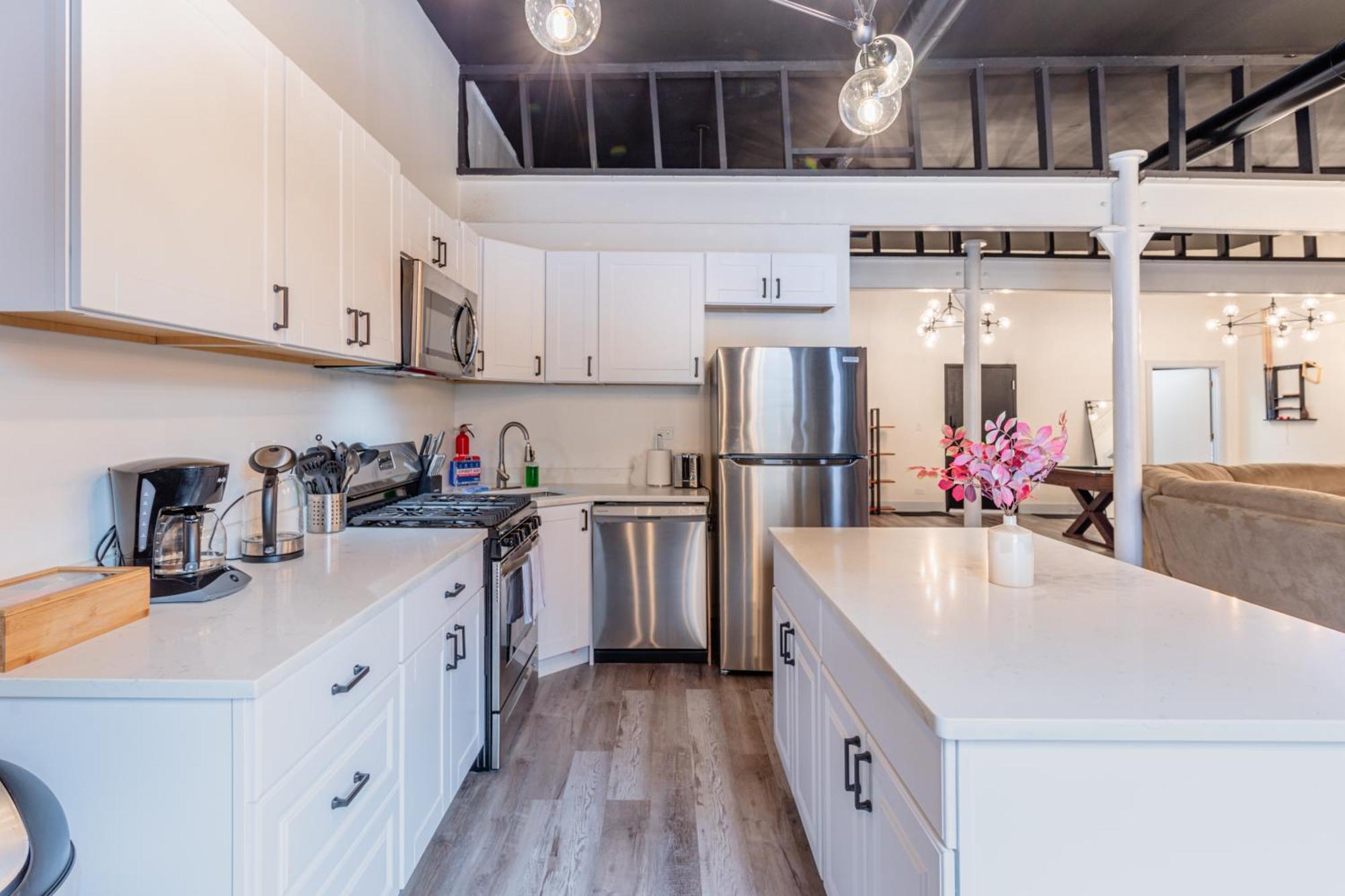 Apartment Luxury 5Br Chicago Retreat Perfect For Groups With Pool Table & Optional Parking Near Mccormick Place And Soldier Field Chicago
