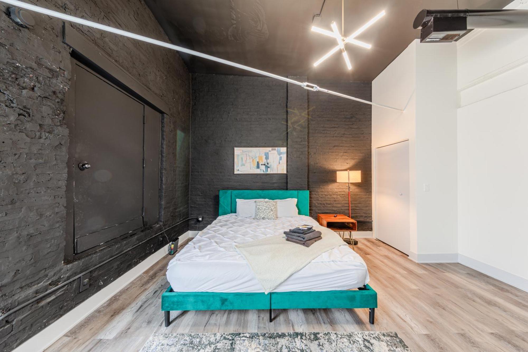 Luxury 5Br Chicago Retreat Perfect For Groups With Pool Table & Optional Parking Near Mccormick Place And Soldier Field * Chicago