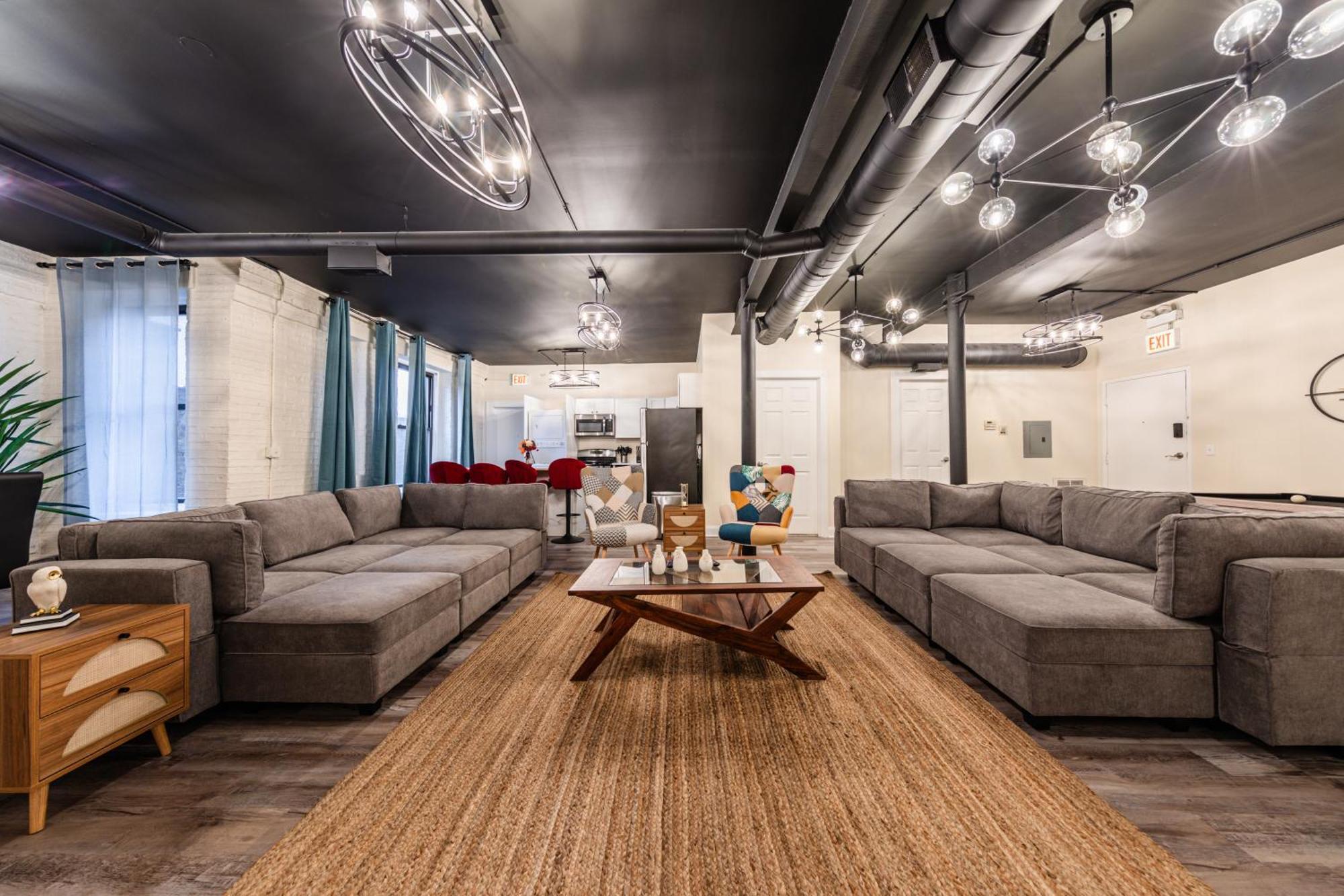 Family And Group Friendly 5Br Spacious Unit With Pool Table And Optional Parking Near Mccormick Place And Soldier Field Apartment Chicago