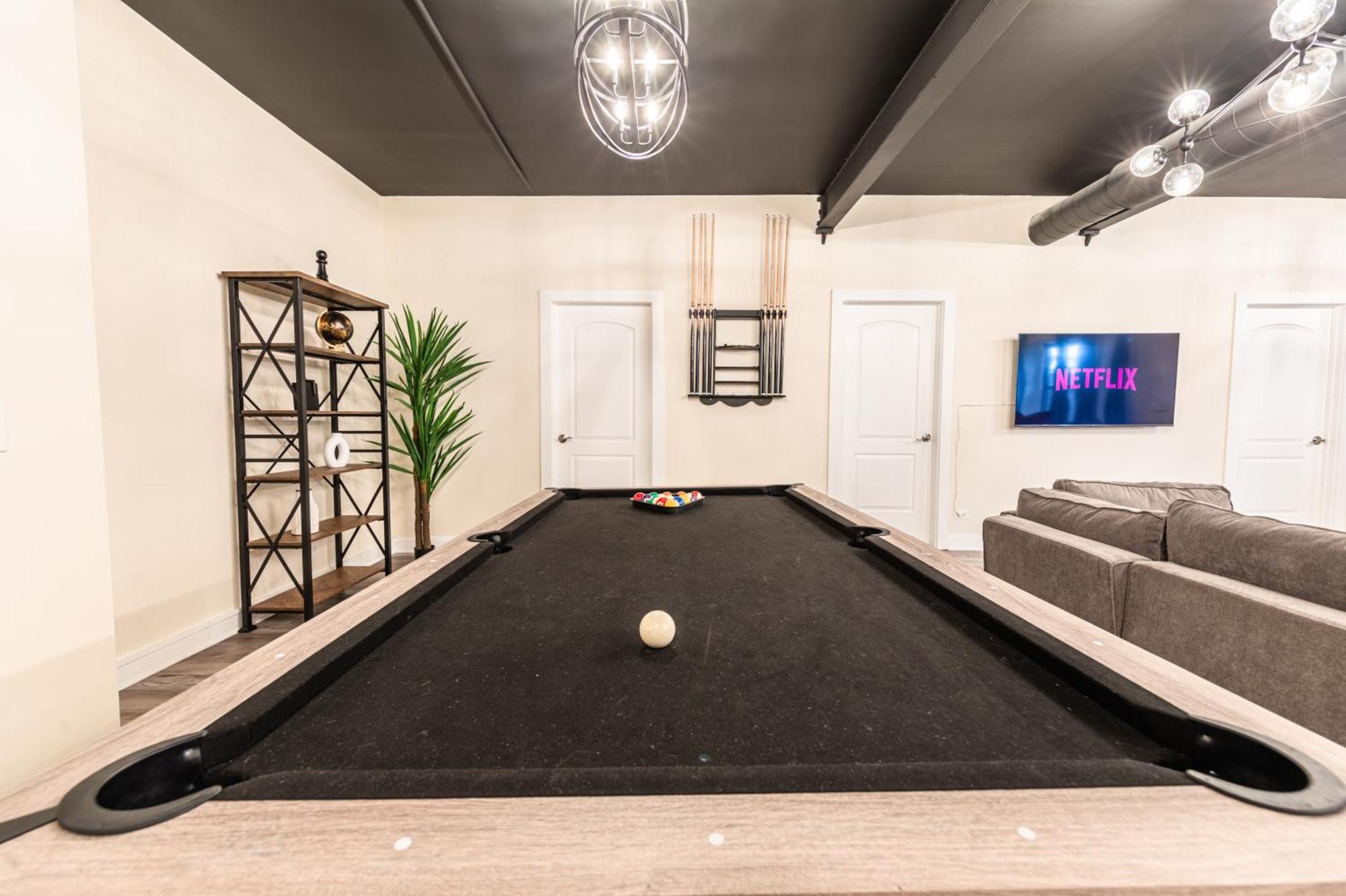 Family And Group Friendly 5Br Spacious Unit With Pool Table And Optional Parking Near Mccormick Place And Soldier Field * Chicago
