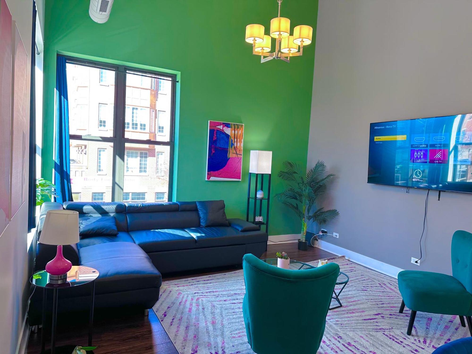 Chic & Central 3Br Oasis With Optional Parking Near Uic, Roosevelt Station & Chicago'S Top Attractions Apartment Chicago