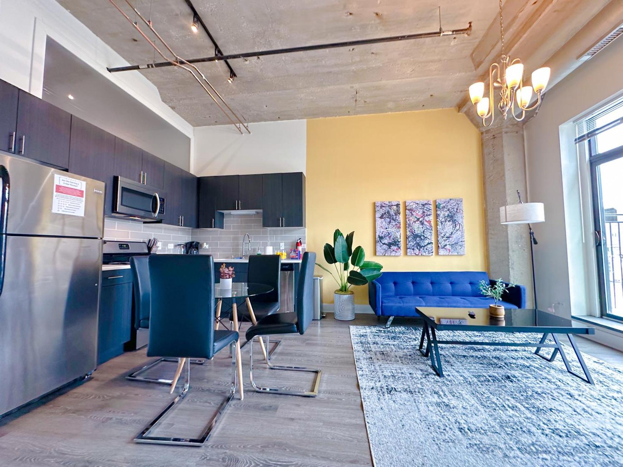 Mccormick Place 2Br Suite With Patio, Skyline View And Optional Parking Sleeps 6 Near Soldier Field And Grant Park *