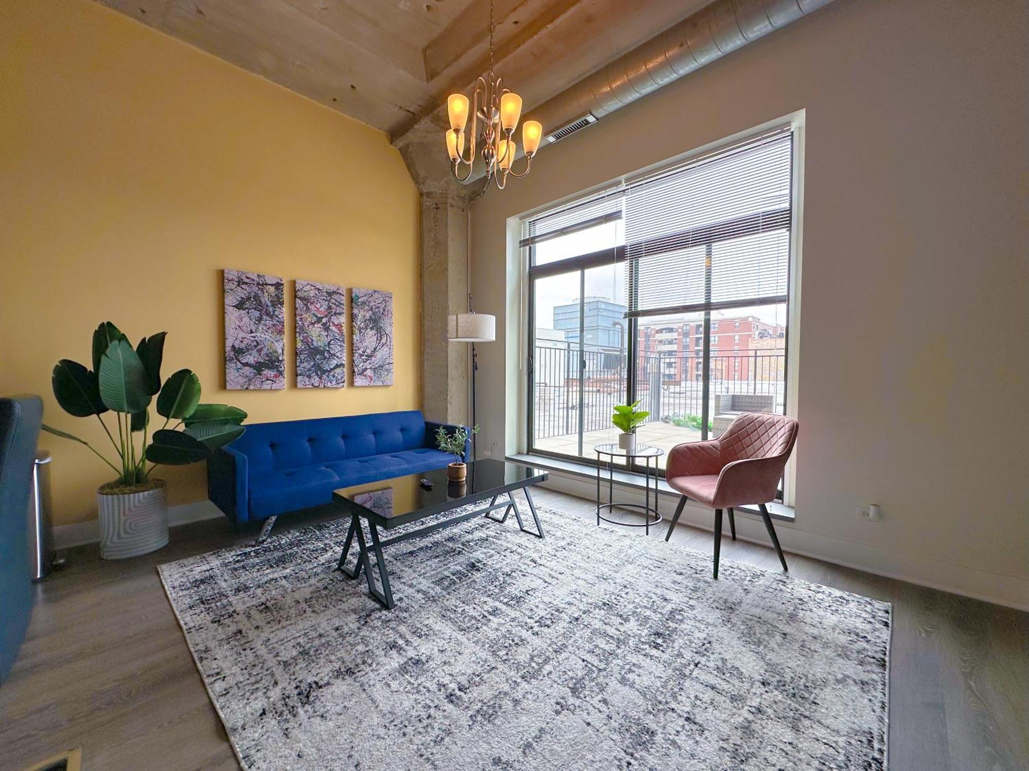 Apartment Mccormick Place 2Br Suite With Patio, Skyline View And Optional Parking Sleeps 6 Near Soldier Field And Grant Park Chicago