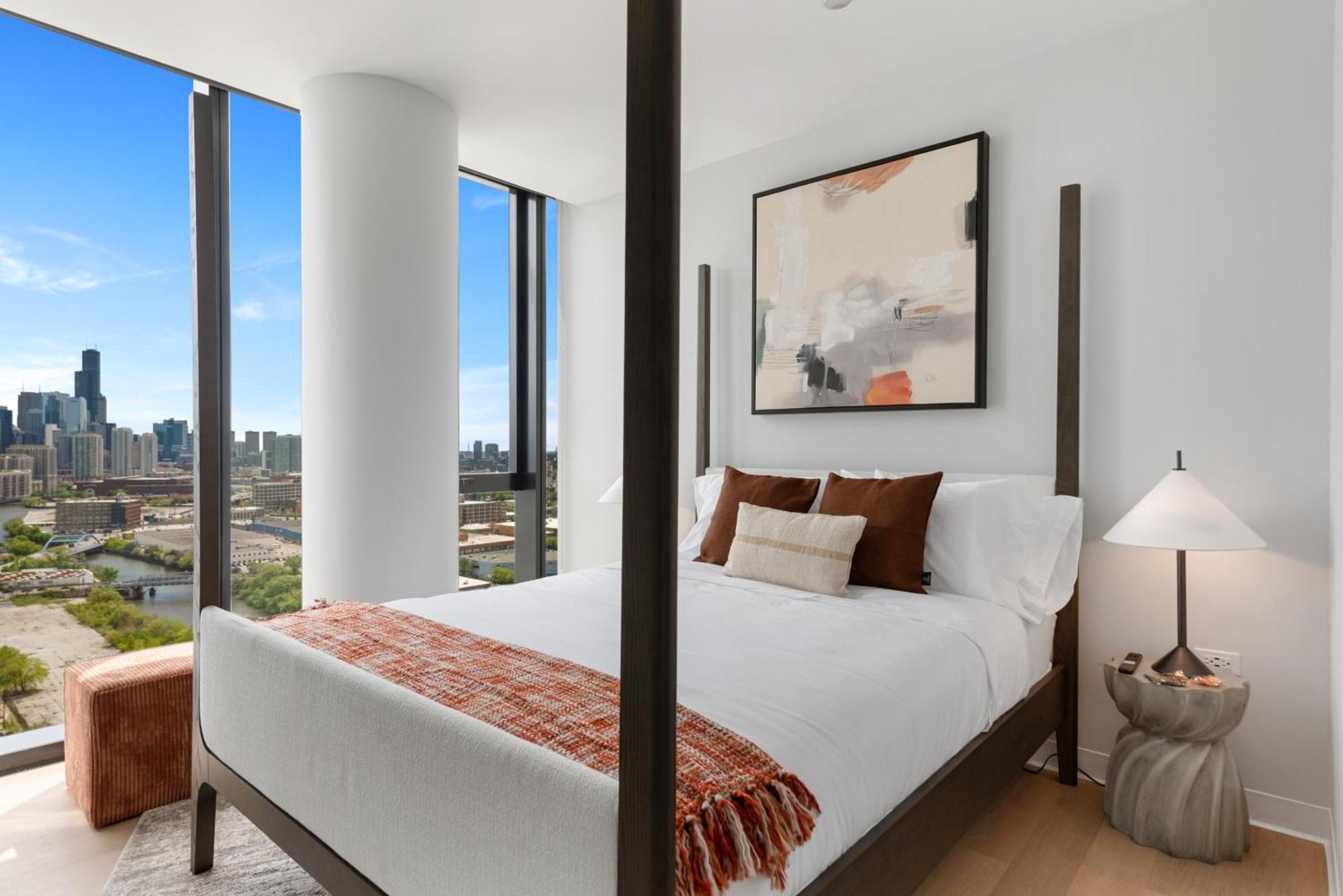 Foundry Unmatched Skyline Views At Lincoln Park * Chicago