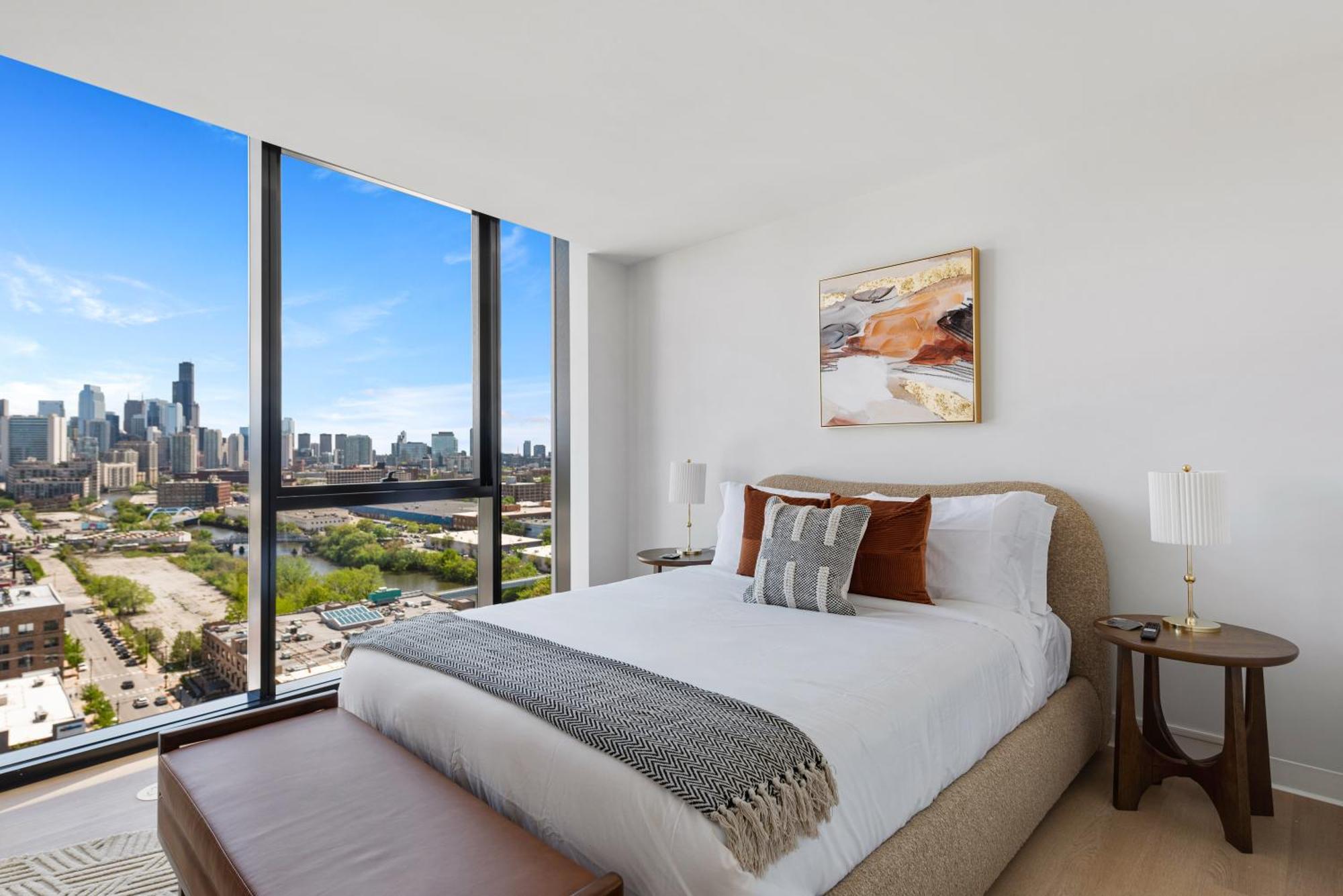 Apartment Foundry Unmatched Skyline Views At Lincoln Park *