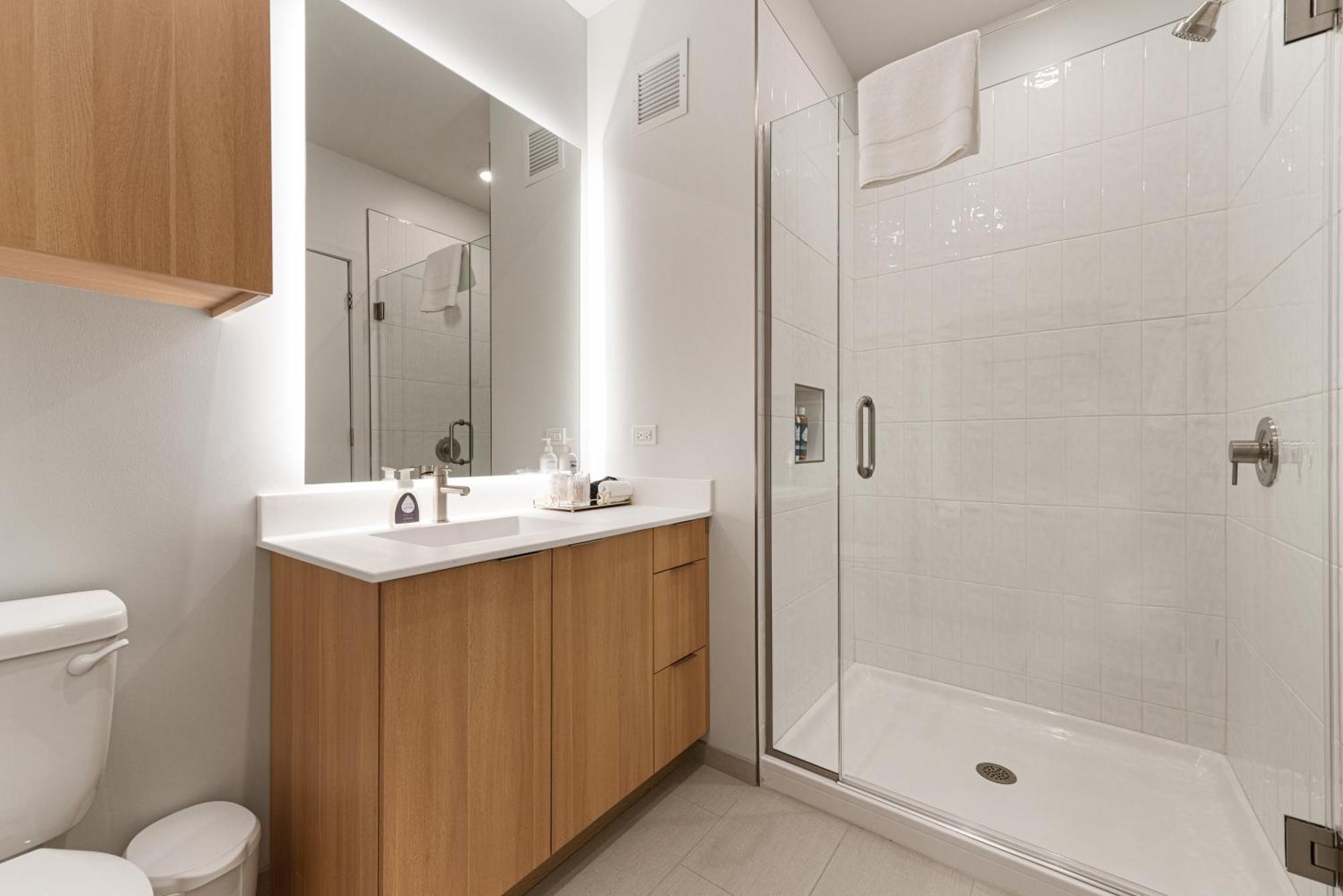 Foundry Unmatched Skyline Views At Lincoln Park Apartment Chicago