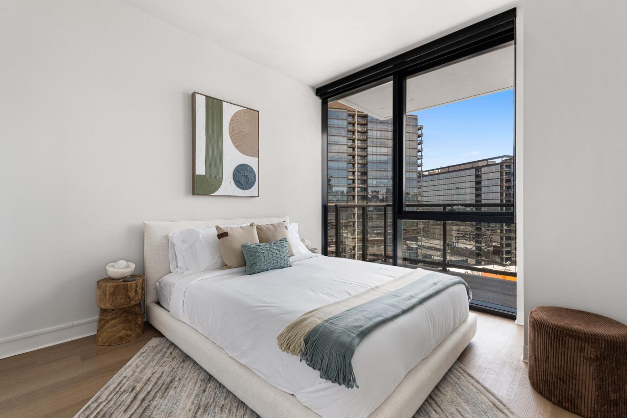 Foundry Unmatched Skyline Views At Lincoln Park * Chicago