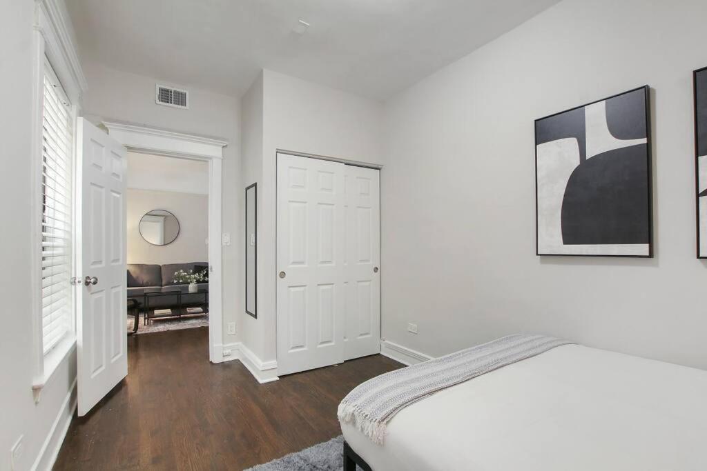 3br Vibrant In Hyde Park - Bstone 5310-1 Chicago