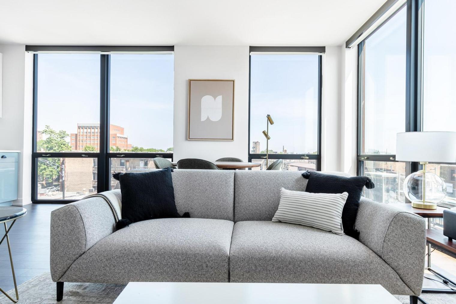 Ravenswood 2br W Rooftop Bbq Next To Brown Line Chi-400 * Chicago