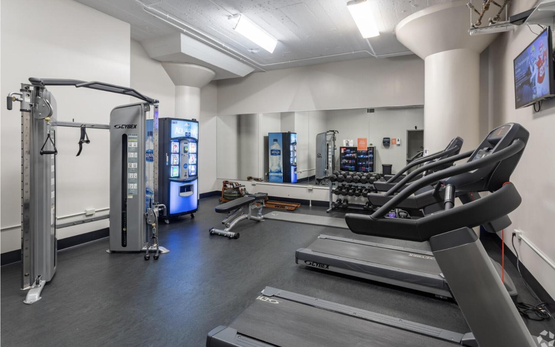 Apartment Mccormick Oasis With Balcony, Optional Parking, Patio, Gym For Up To 6 Guests