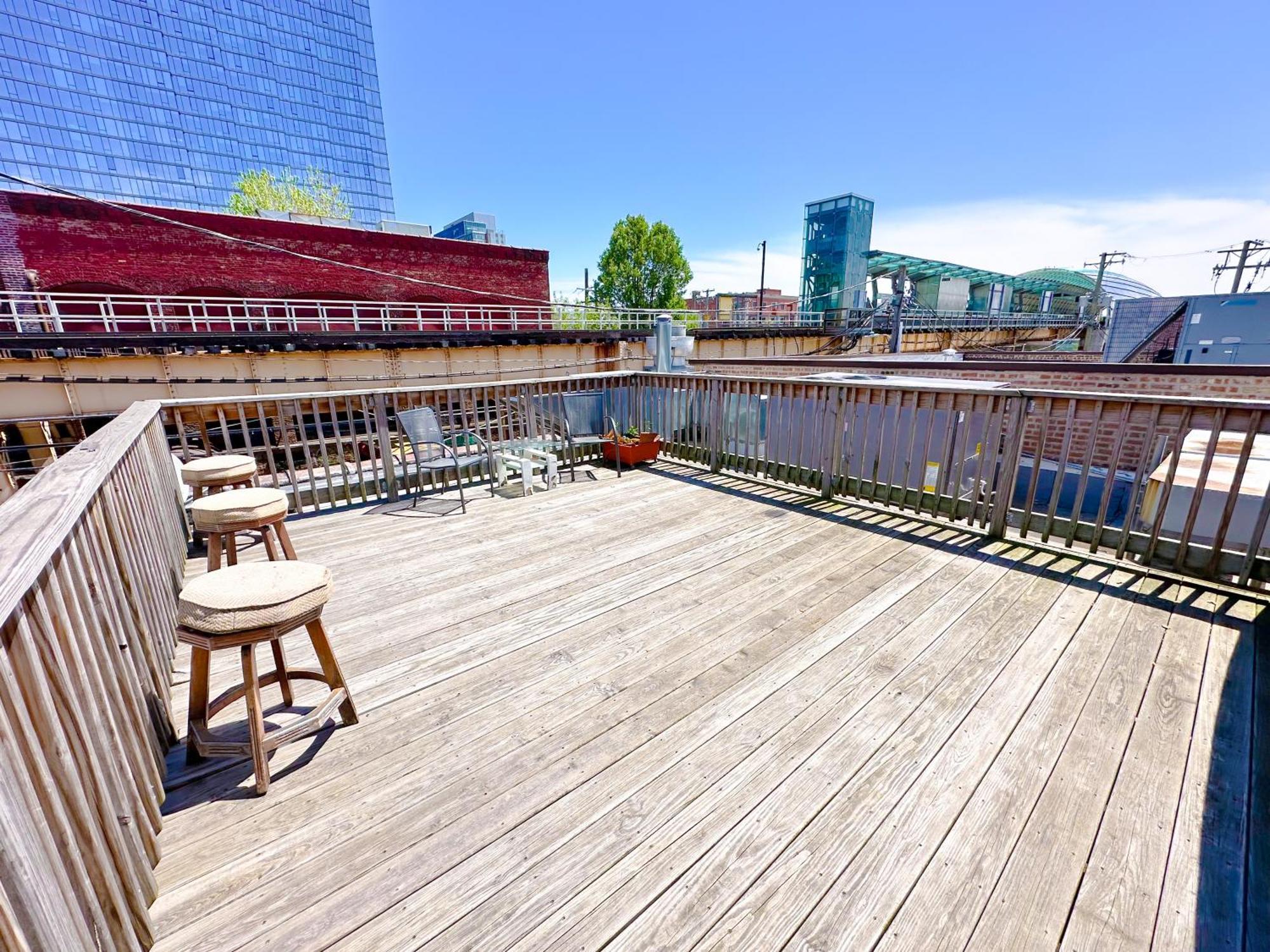 Mccormick Pl 420 Friendly 1br/1ba With Optional Parking/sleeps 4 Apartment *