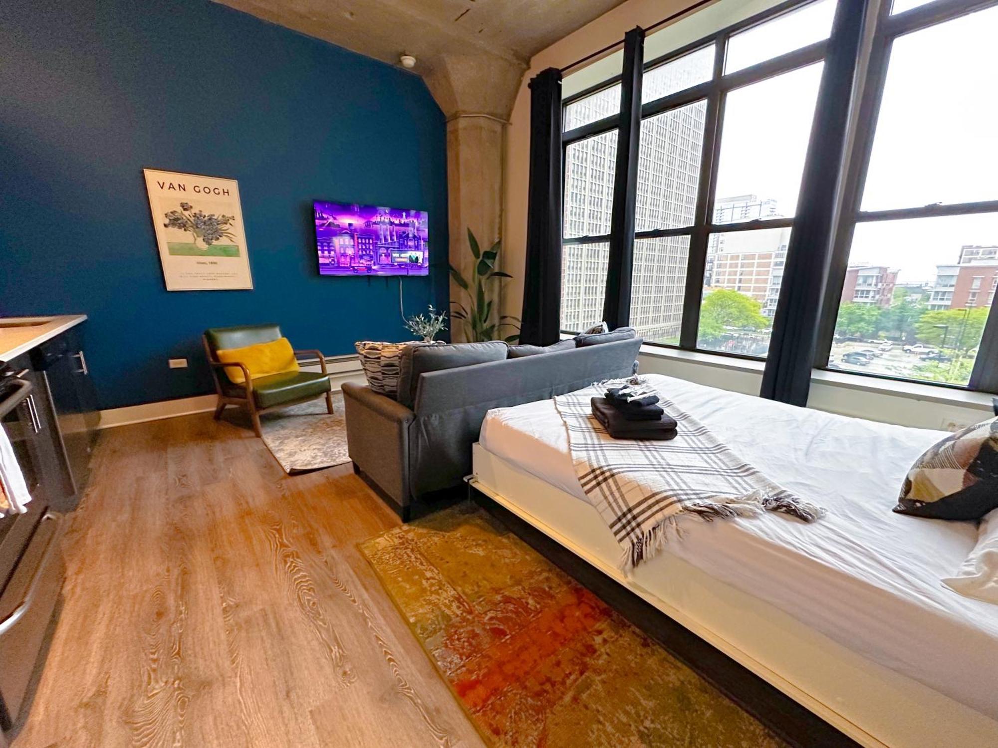 Elegant Studio South Loop Suite With Optional Parking And Gym Access Walk To Mccormick Place & Field Museum Apartment