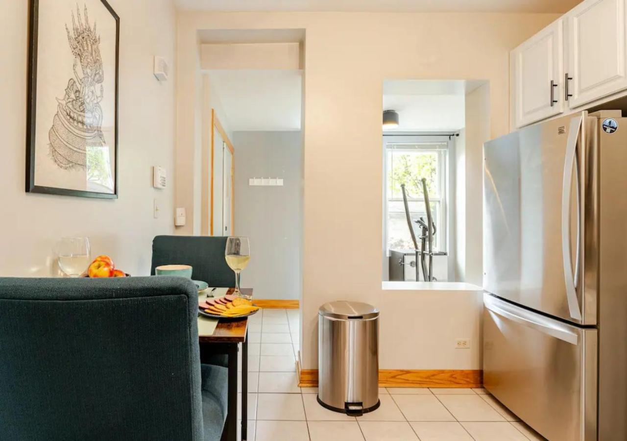 2 Bed W/ Office, Free Parking, Near Wrigley Apartamento Chicago