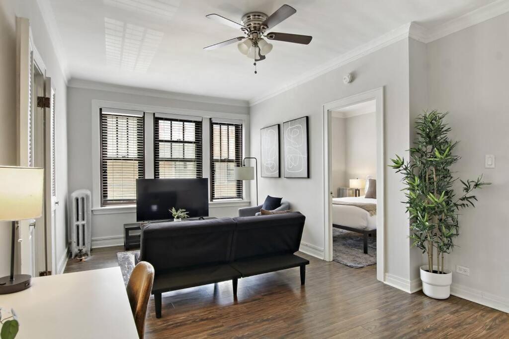 Prime & Stylish 1br Hideaway - Dorchester 306 Apartment Chicago