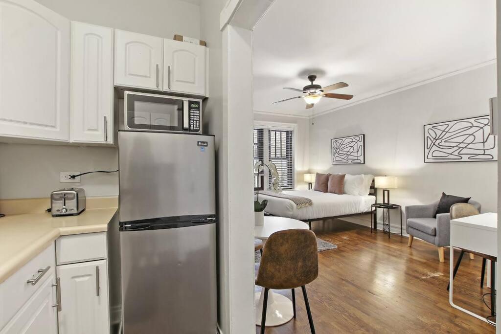 Comfortable Minimalist - Dorchester 203 *