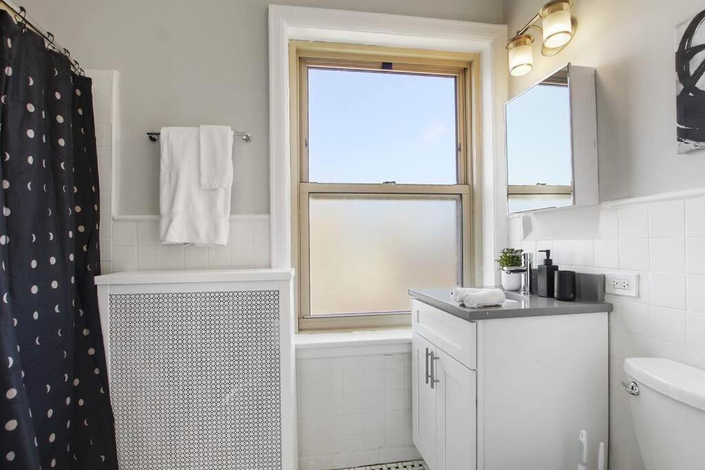 Sleek & Spacious 3br - Hyde Park 1004 *
