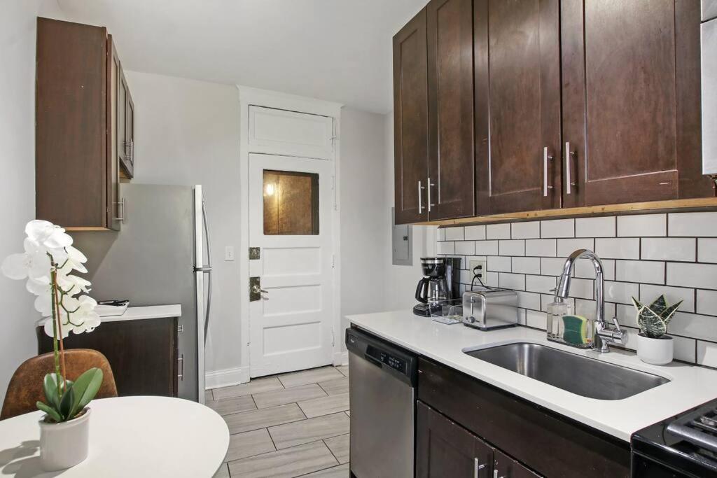 Charm 1-bedroom Oasis - Woodlawn 1e Apartment *