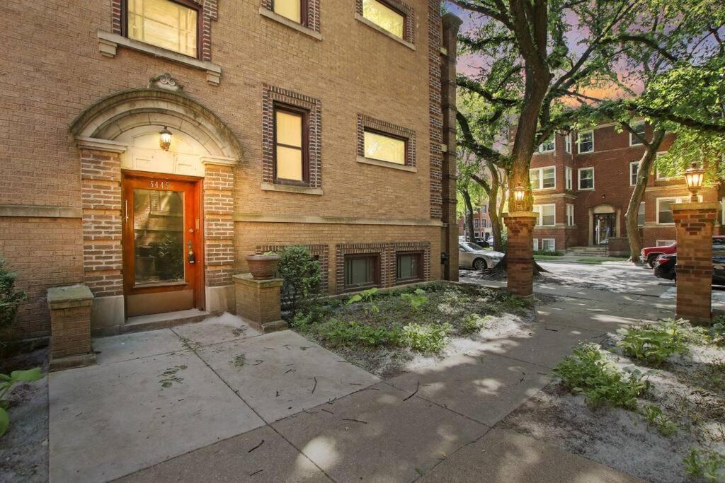 Charm 1-bedroom Oasis - Woodlawn 1e Apartment *