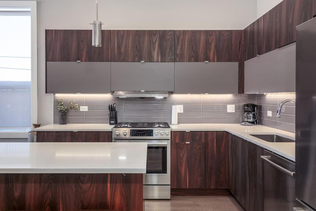 Breathtaking Chi Unit In River North With Rooftop Deck - Penthouse A - Sleeps 11 Appartement