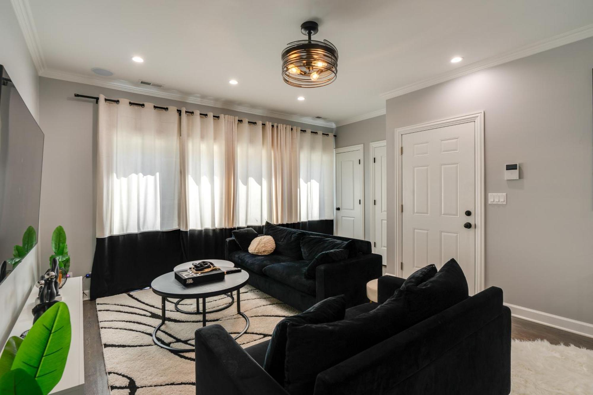 Apartment 5 Mi To Dtwn Newly Built