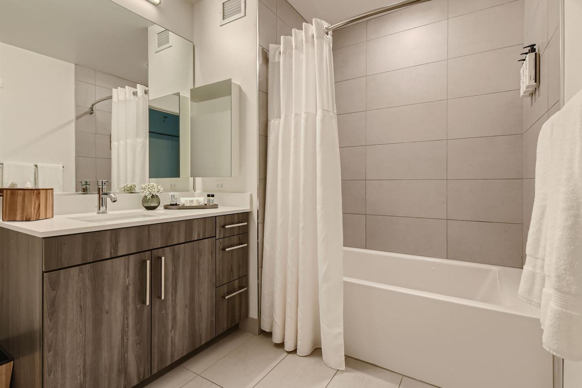 Sentral Michigan Avenue Apart-hotel