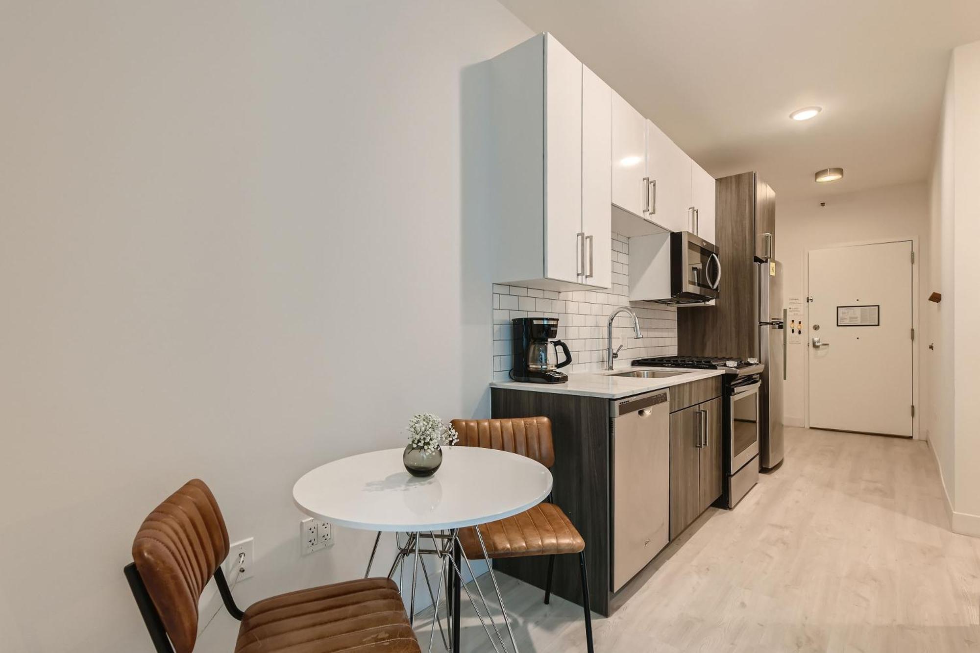Sentral Michigan Avenue Apart-hotel