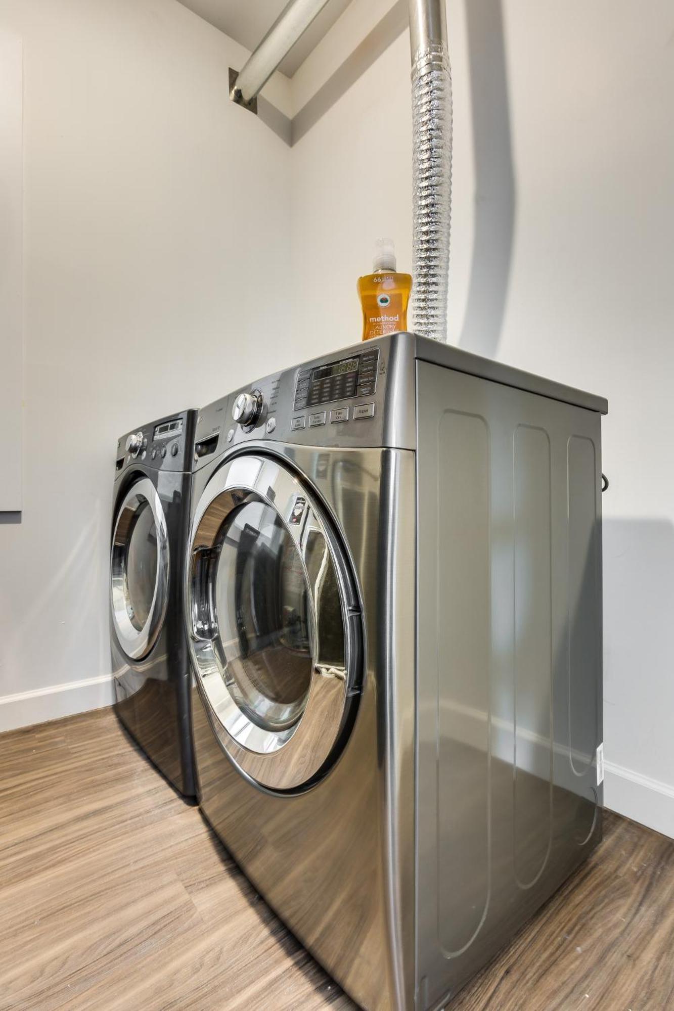 Appartement Pet Friendly And For 7! Large Common Areas To Converse And Connect Apts *