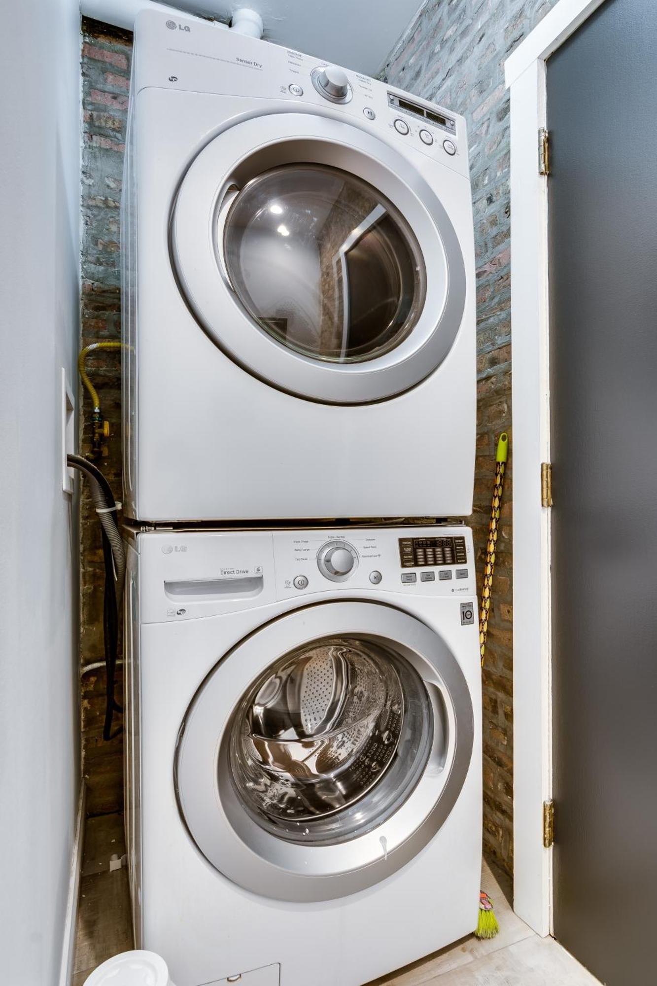 Apartment Relax In West Town - In-unit Laundry And Pet Friendly! Apts