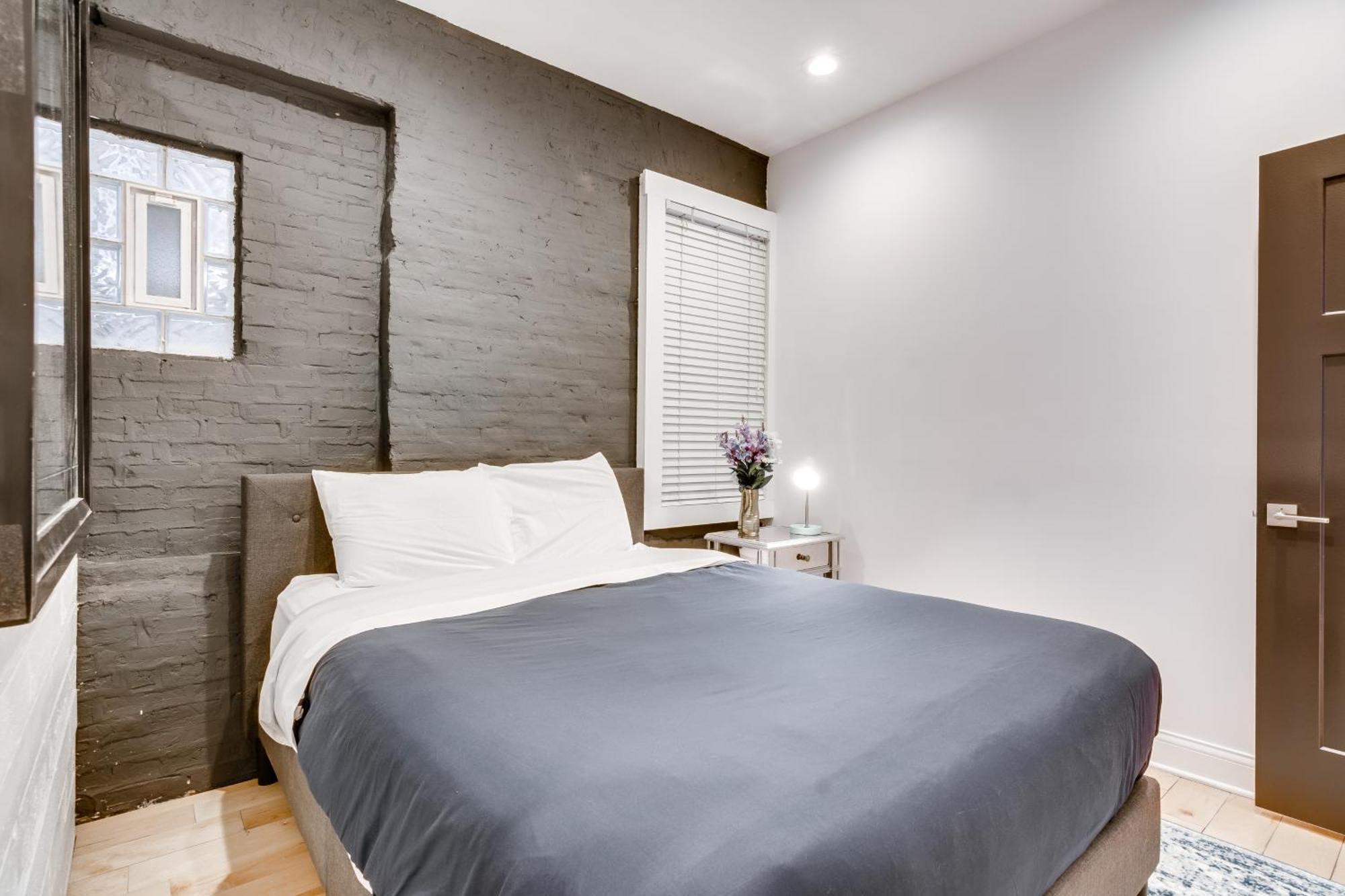 Relax In West Town - In-unit Laundry And Pet Friendly! Apts Chicago