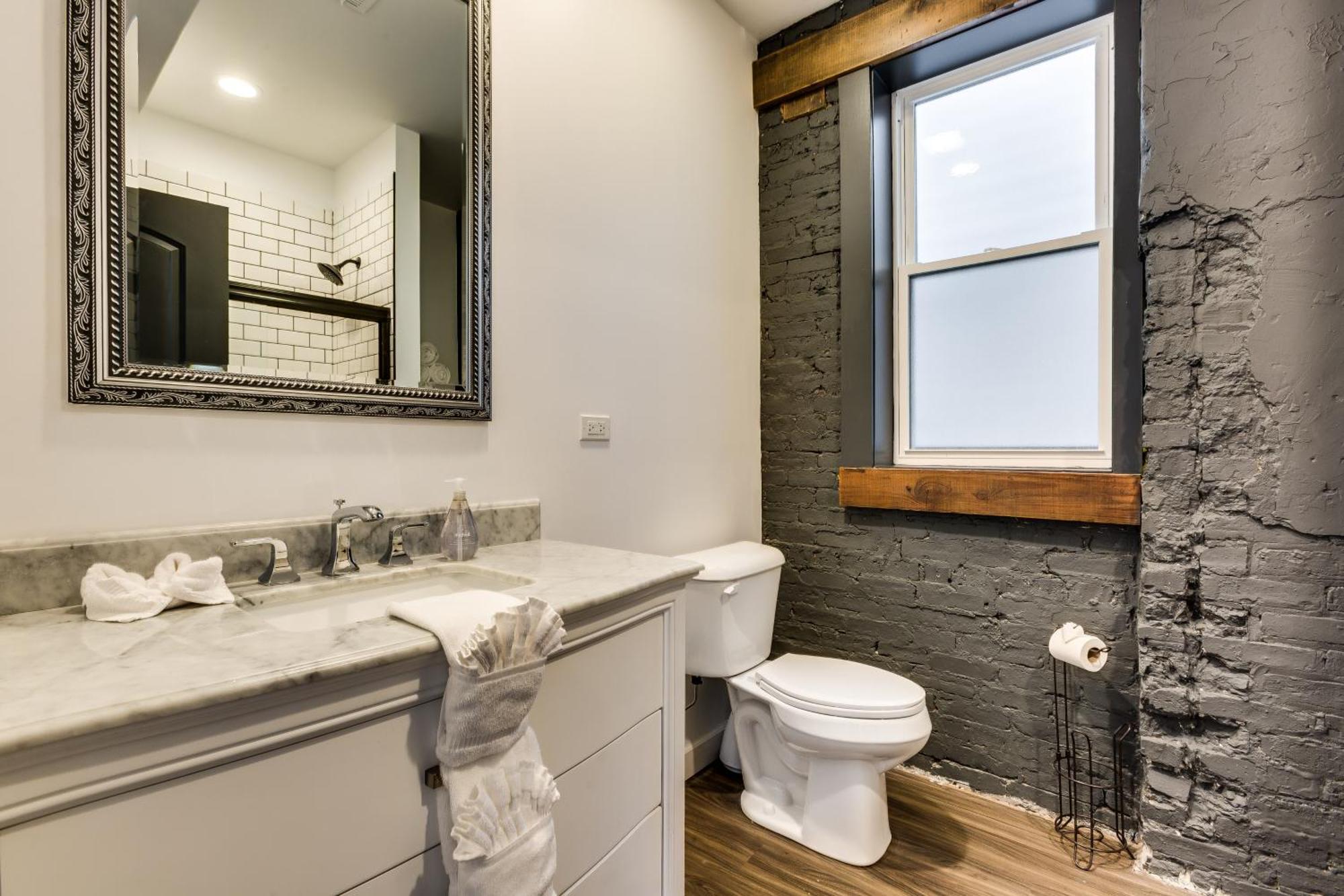 Appartement Pet Friendly And For 7! Large Common Areas To Converse And Connect Apts *