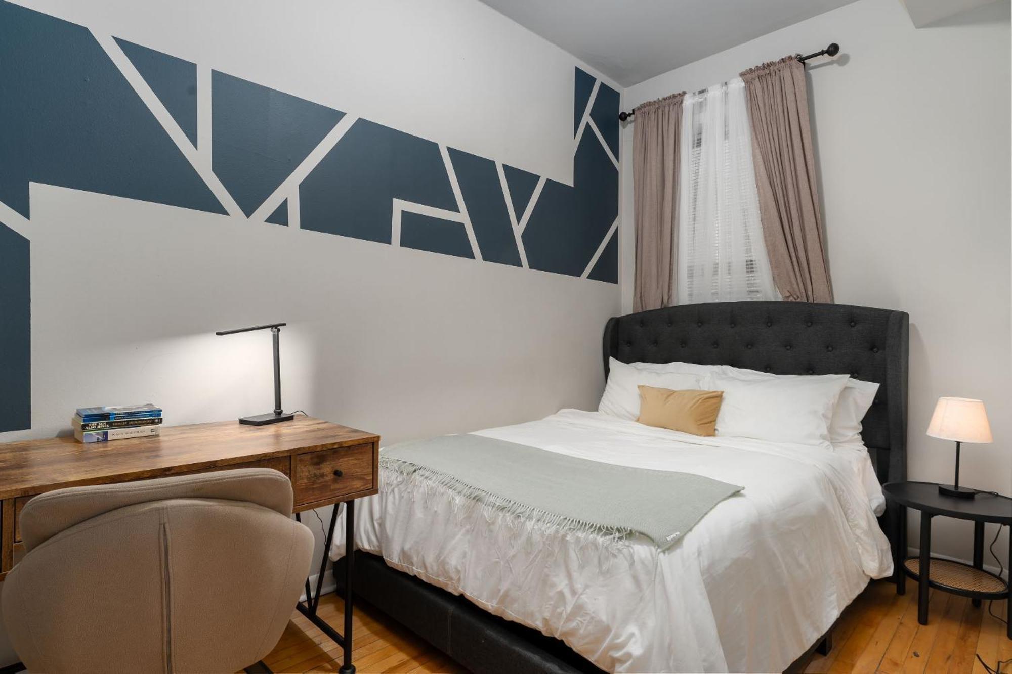 Ukrainian Village 2Br Modern Apartment D1