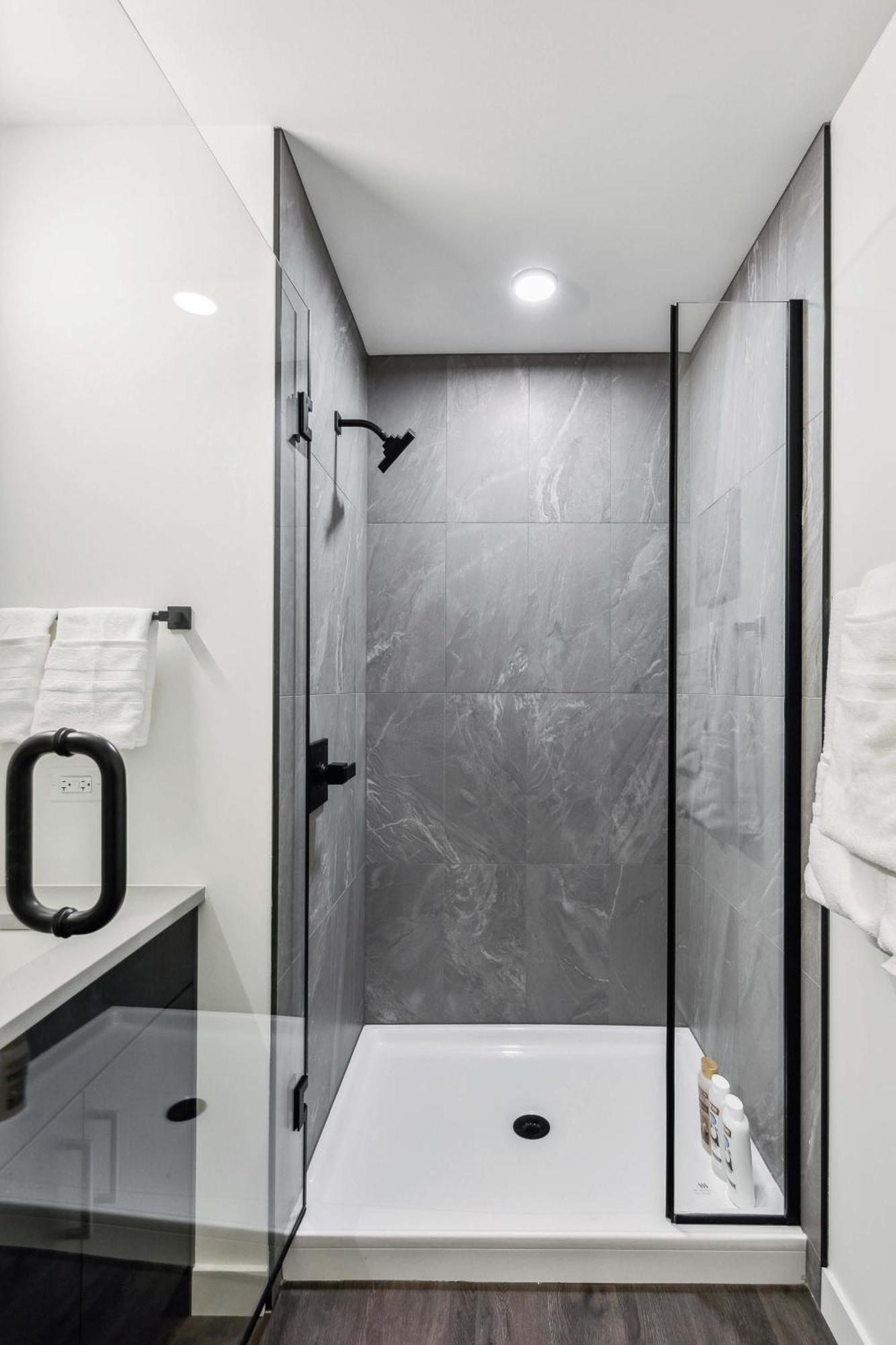 3br Luxury Modern *