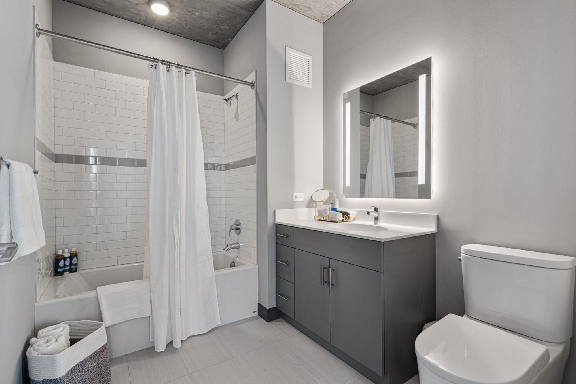 Fulbrix Bright Designer With West Loop Views * Chicago