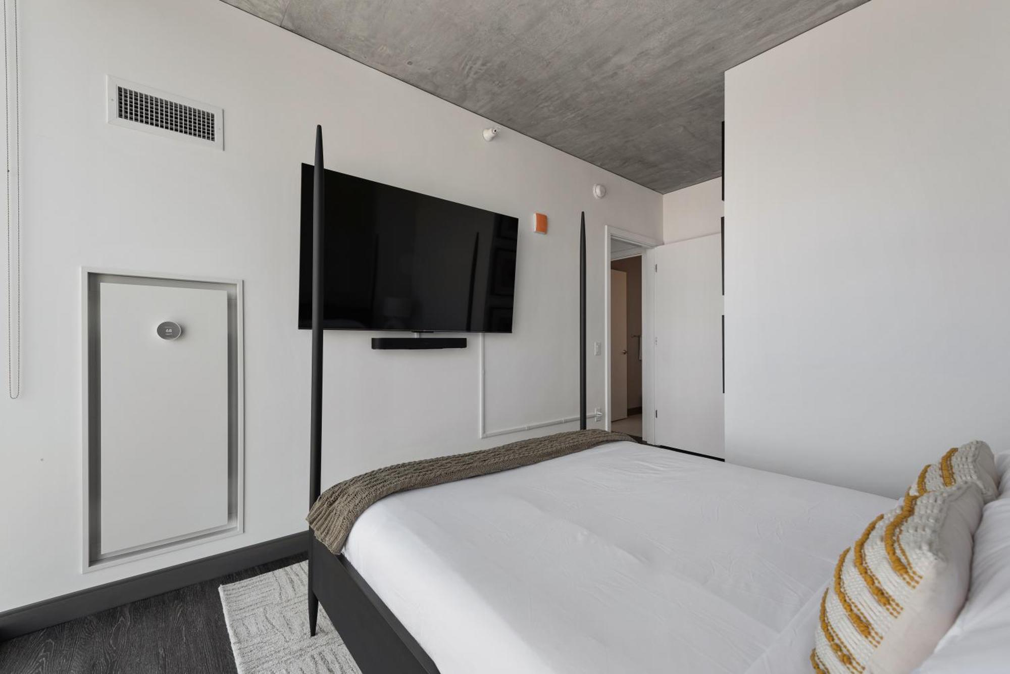 Fulbrix Bright Designer With West Loop Views