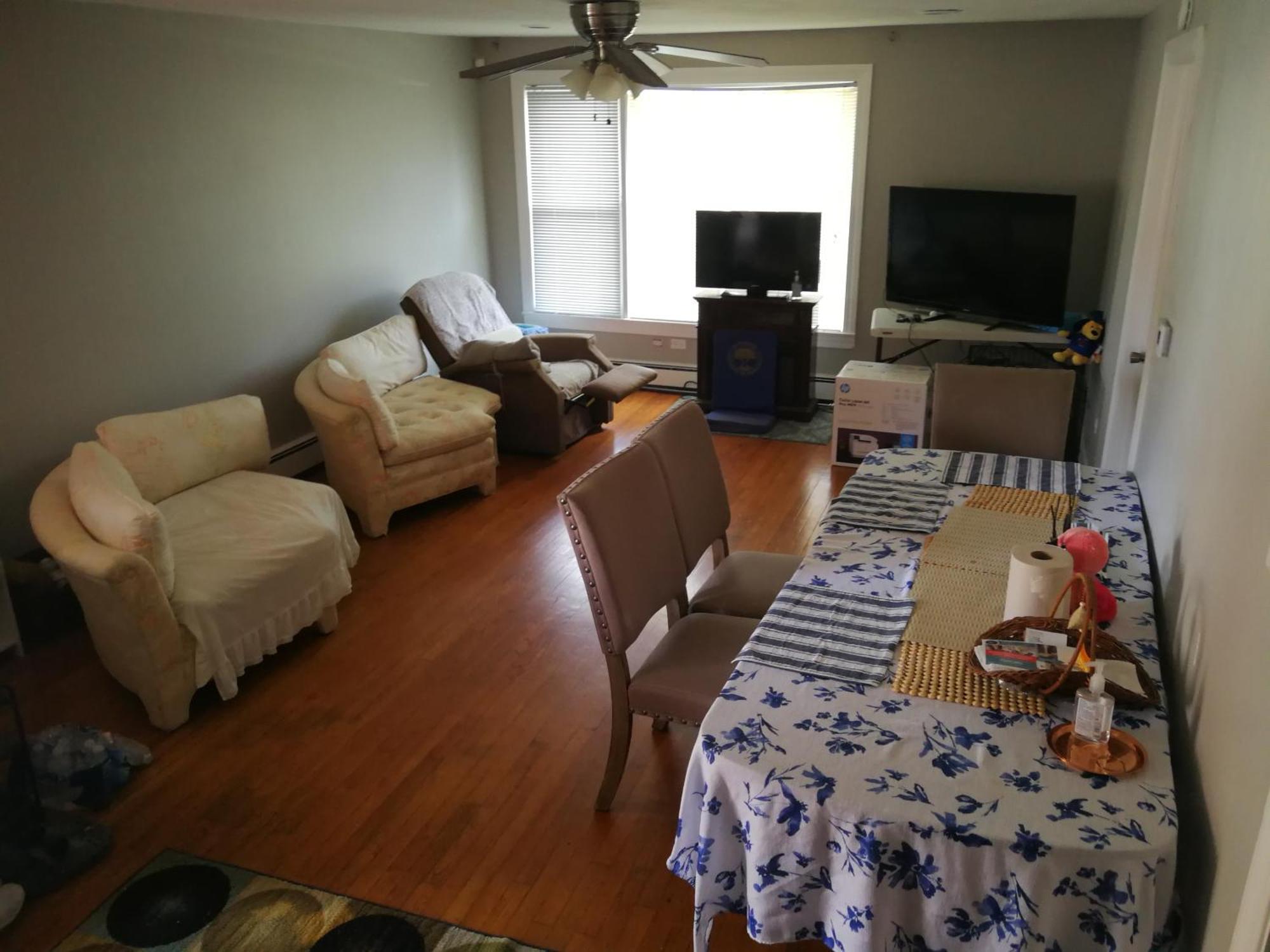 8100 Happy * Chicago