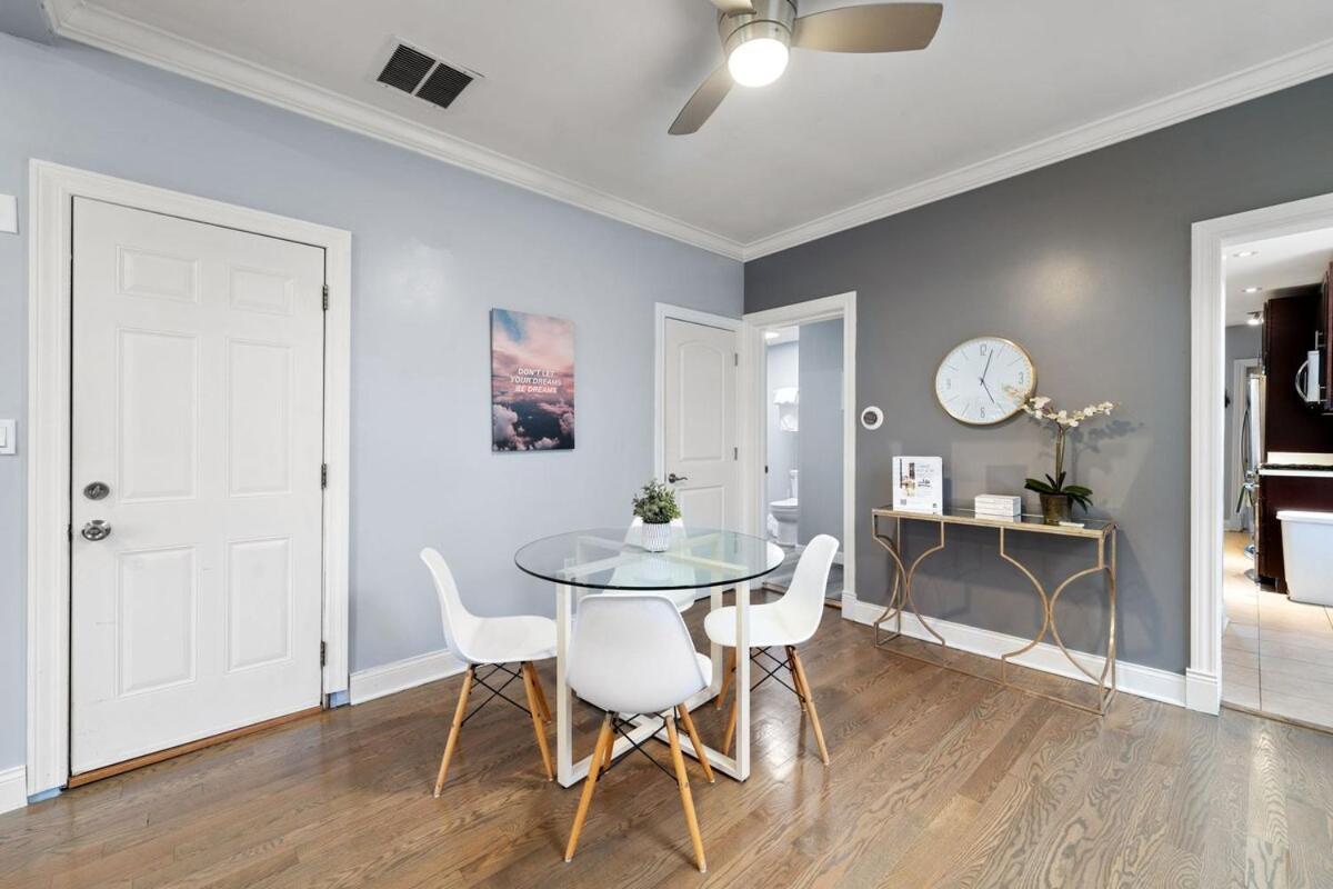 Stylish 2br Urban Retreat In River West Apartamento