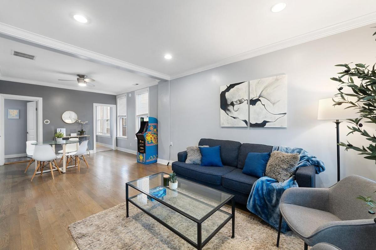 Stylish 2br Urban Retreat In River West *